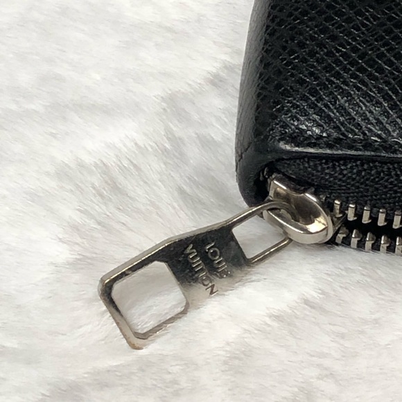 Louis Vuitton Taiga Leather Zippy Coin Purse/or Card Holder,Date Code#-MI3108 - Picture 13 of 16